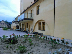 Náměstí areálu Žireč - Café Damián
